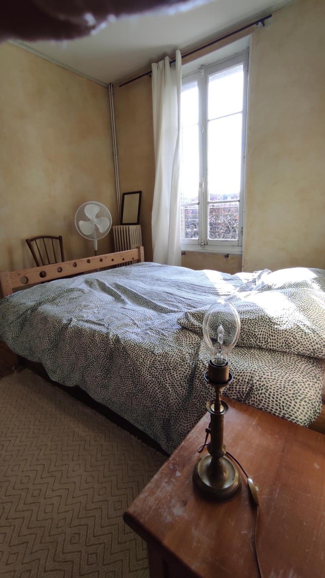 Grande Maison Ancienne Simple Et Spacieuse. Vichy Luaran gambar